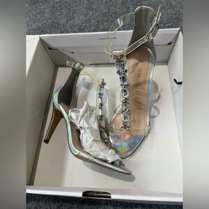 Woman’s size 7 Aldo heels
